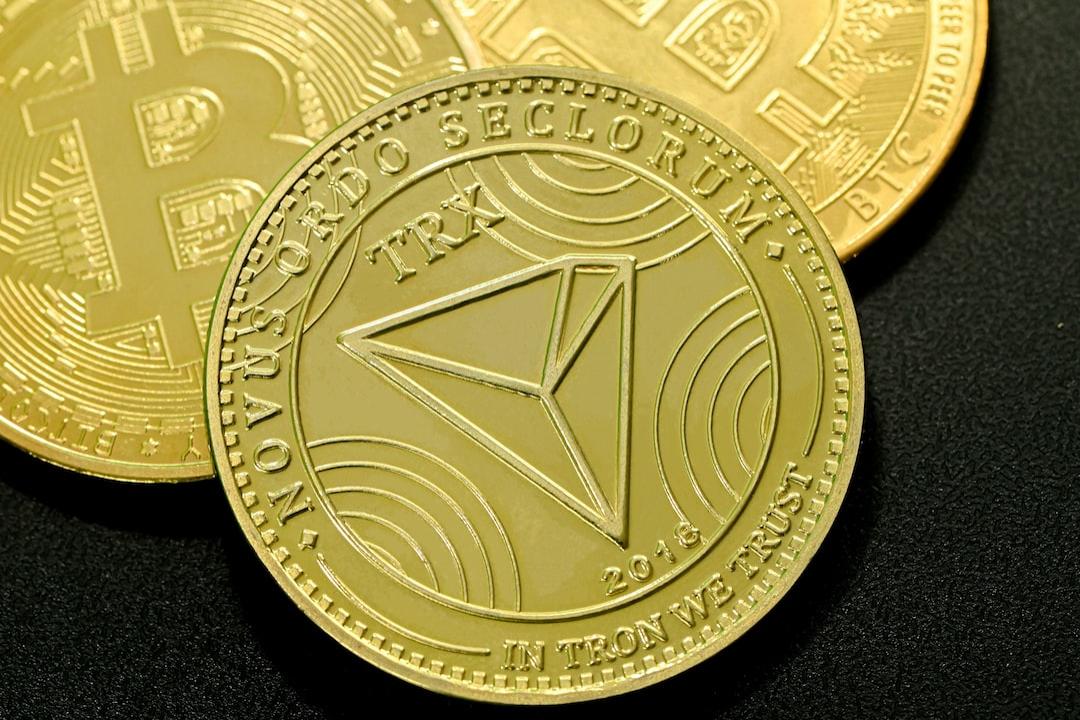 Analyst Identifies One Altcoin Reflecting Solana’s 2021 Surge and Reveals Significant Upside Potential for Dogecoin